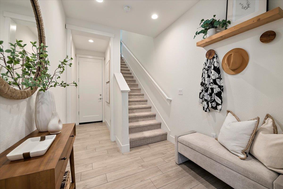 Detail Gallery Image 3 of 29 For 166 Nexus Loop, San Jose,  CA 95110 - 2 Beds | 2/1 Baths