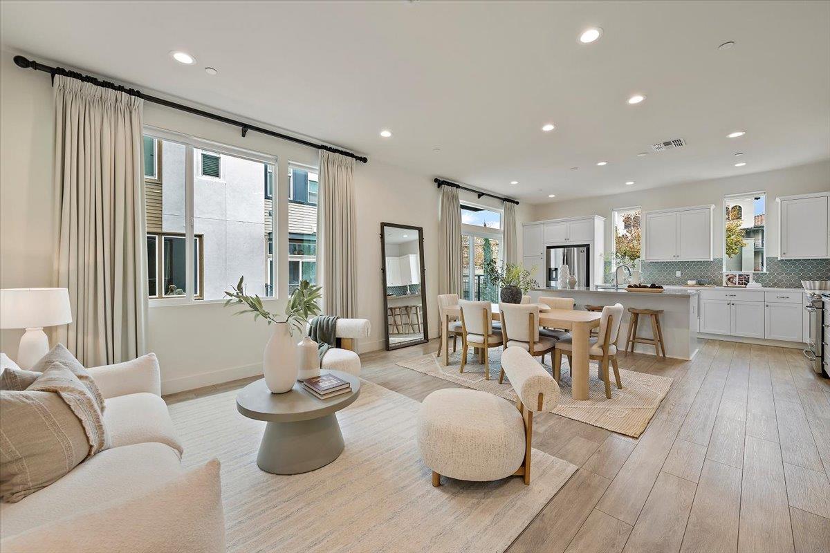 Detail Gallery Image 7 of 29 For 166 Nexus Loop, San Jose,  CA 95110 - 2 Beds | 2/1 Baths