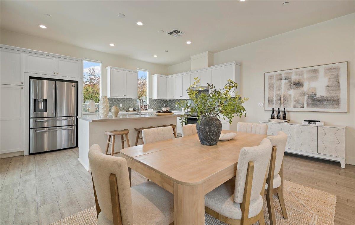 Detail Gallery Image 8 of 29 For 166 Nexus Loop, San Jose,  CA 95110 - 2 Beds | 2/1 Baths