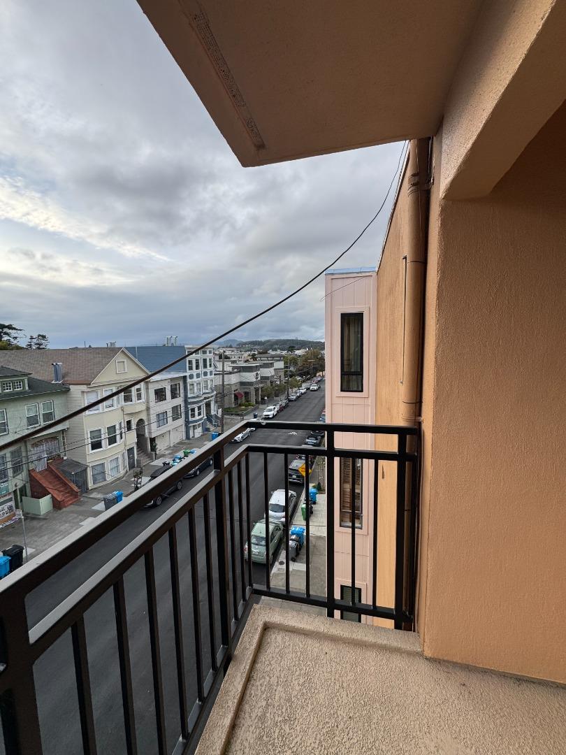 Detail Gallery Image 35 of 38 For 790 7th Ave #404,  San Francisco,  CA 94118 - 2 Beds | 2 Baths