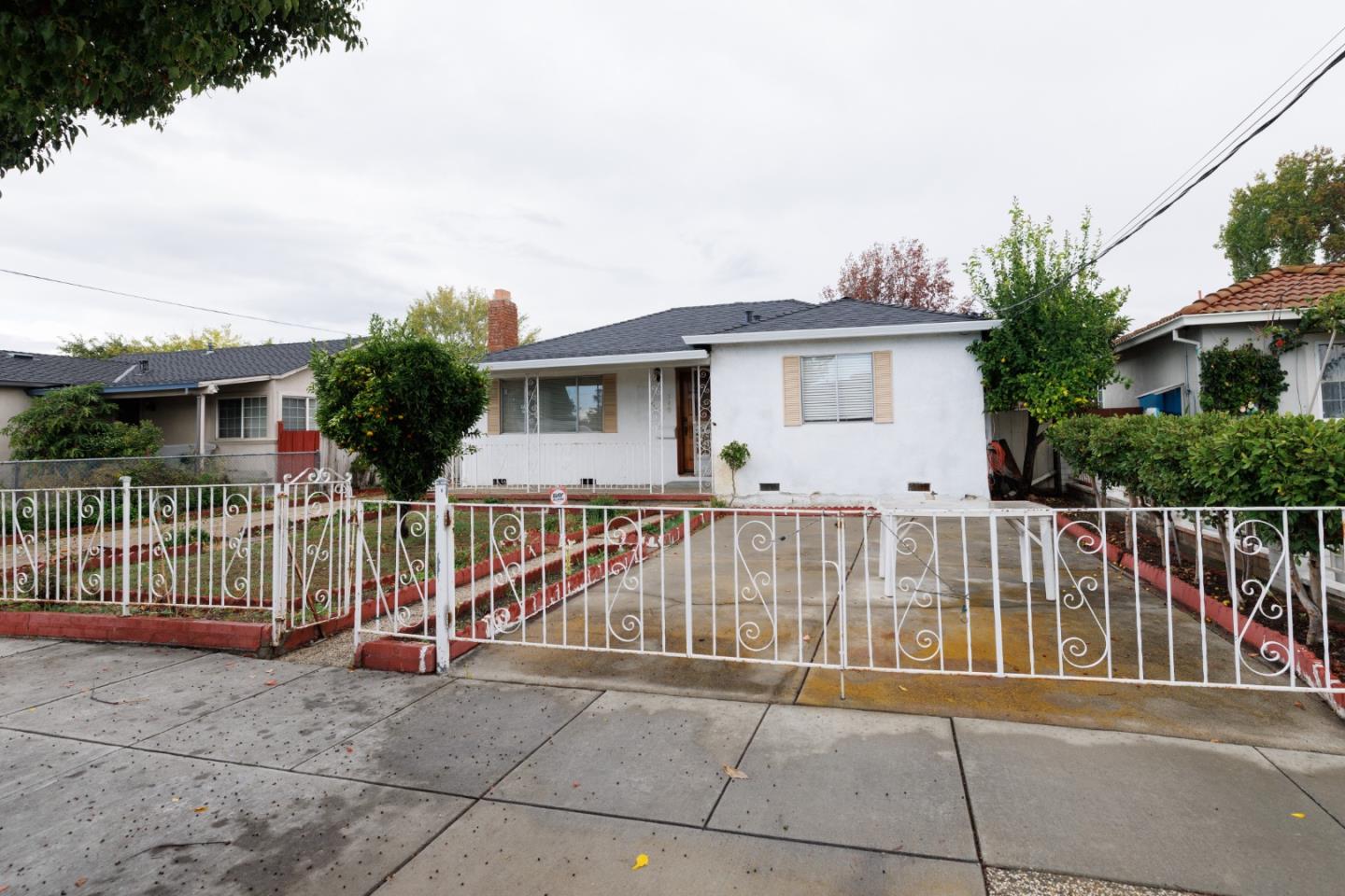 Detail Gallery Image 5 of 17 For 140 Marian Ln, San Jose,  CA 95127 - 3 Beds | 2 Baths