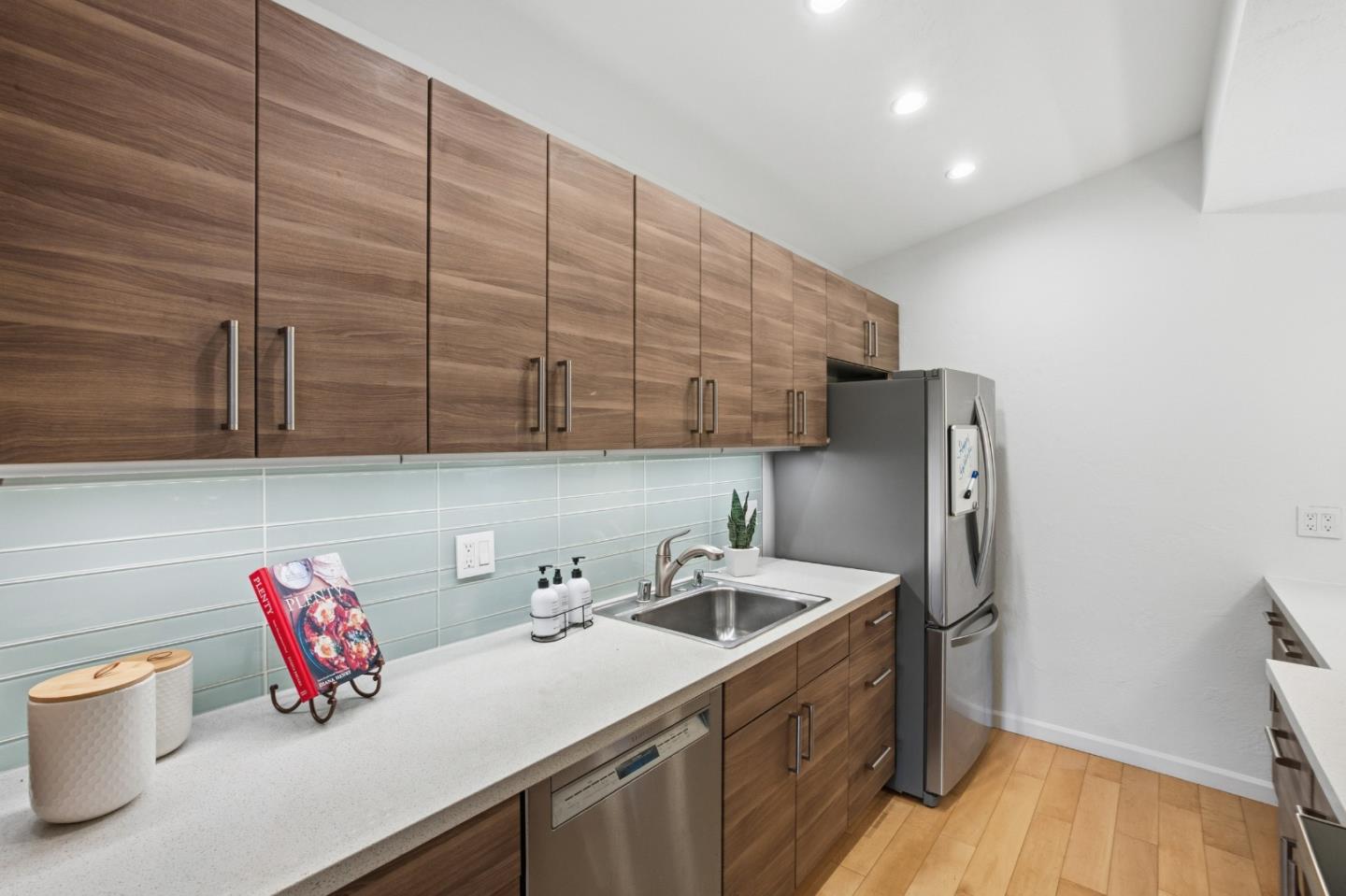 Detail Gallery Image 12 of 49 For 4117 George Ave #4,  San Mateo,  CA 94403 - 1 Beds | 1 Baths