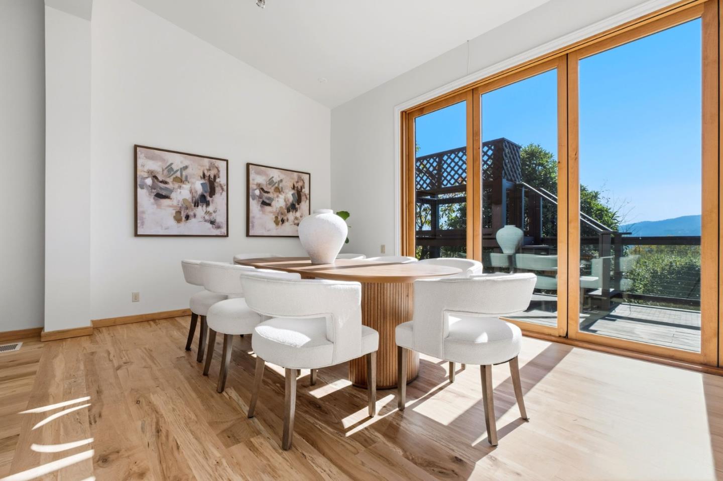 Detail Gallery Image 11 of 42 For 711 W California Way, Redwood City,  CA 94062 - 3 Beds | 3/1 Baths