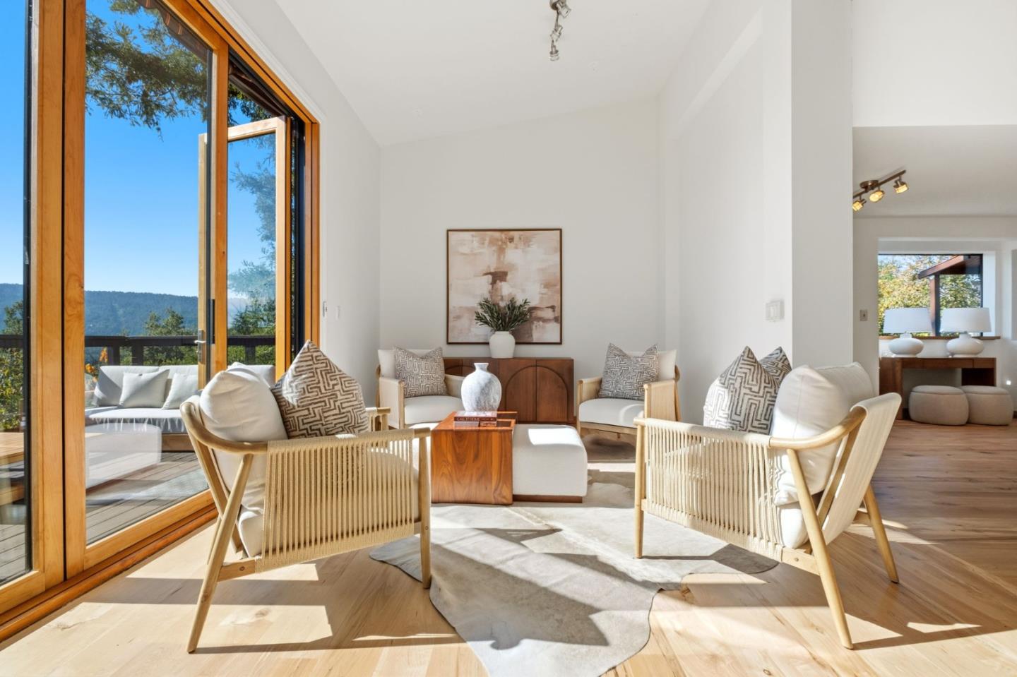 Detail Gallery Image 12 of 42 For 711 W California Way, Redwood City,  CA 94062 - 3 Beds | 3/1 Baths