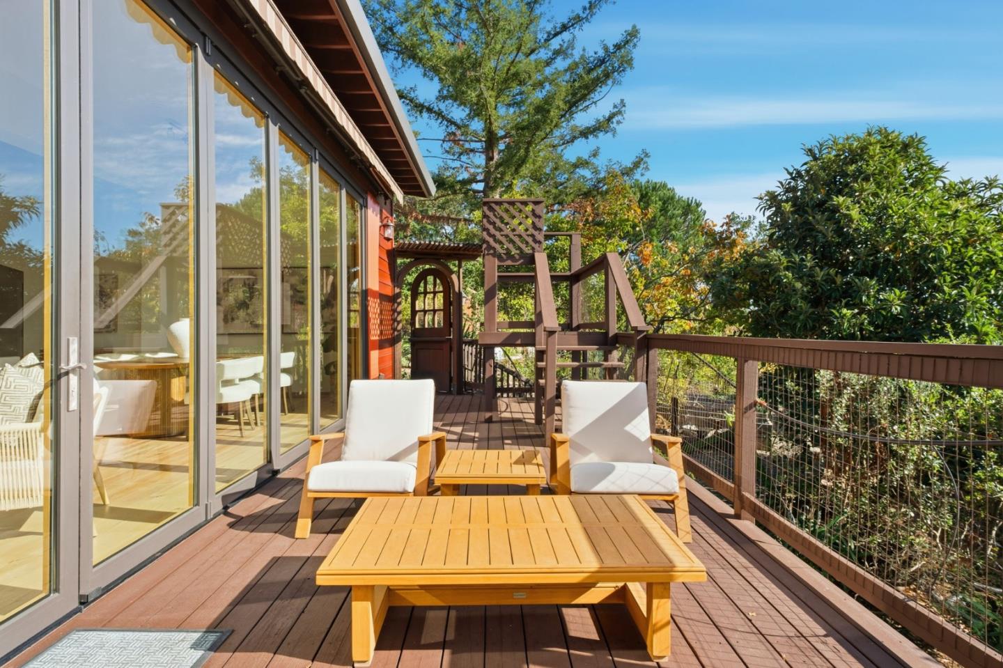 Detail Gallery Image 13 of 42 For 711 W California Way, Redwood City,  CA 94062 - 3 Beds | 3/1 Baths