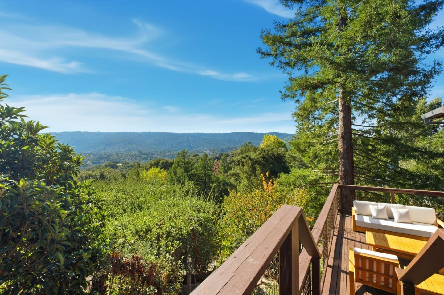 Detail Gallery Image 15 of 42 For 711 W California Way, Redwood City,  CA 94062 - 3 Beds | 3/1 Baths