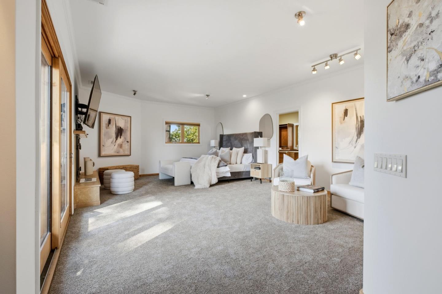 Detail Gallery Image 17 of 42 For 711 W California Way, Redwood City,  CA 94062 - 3 Beds | 3/1 Baths