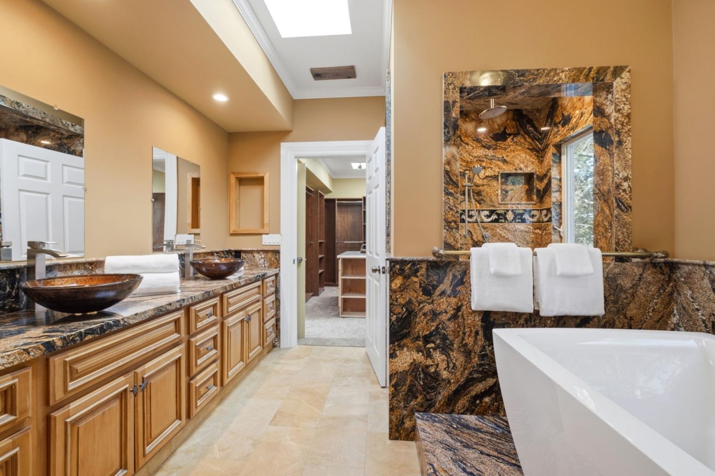 Detail Gallery Image 20 of 42 For 711 W California Way, Redwood City,  CA 94062 - 3 Beds | 3/1 Baths