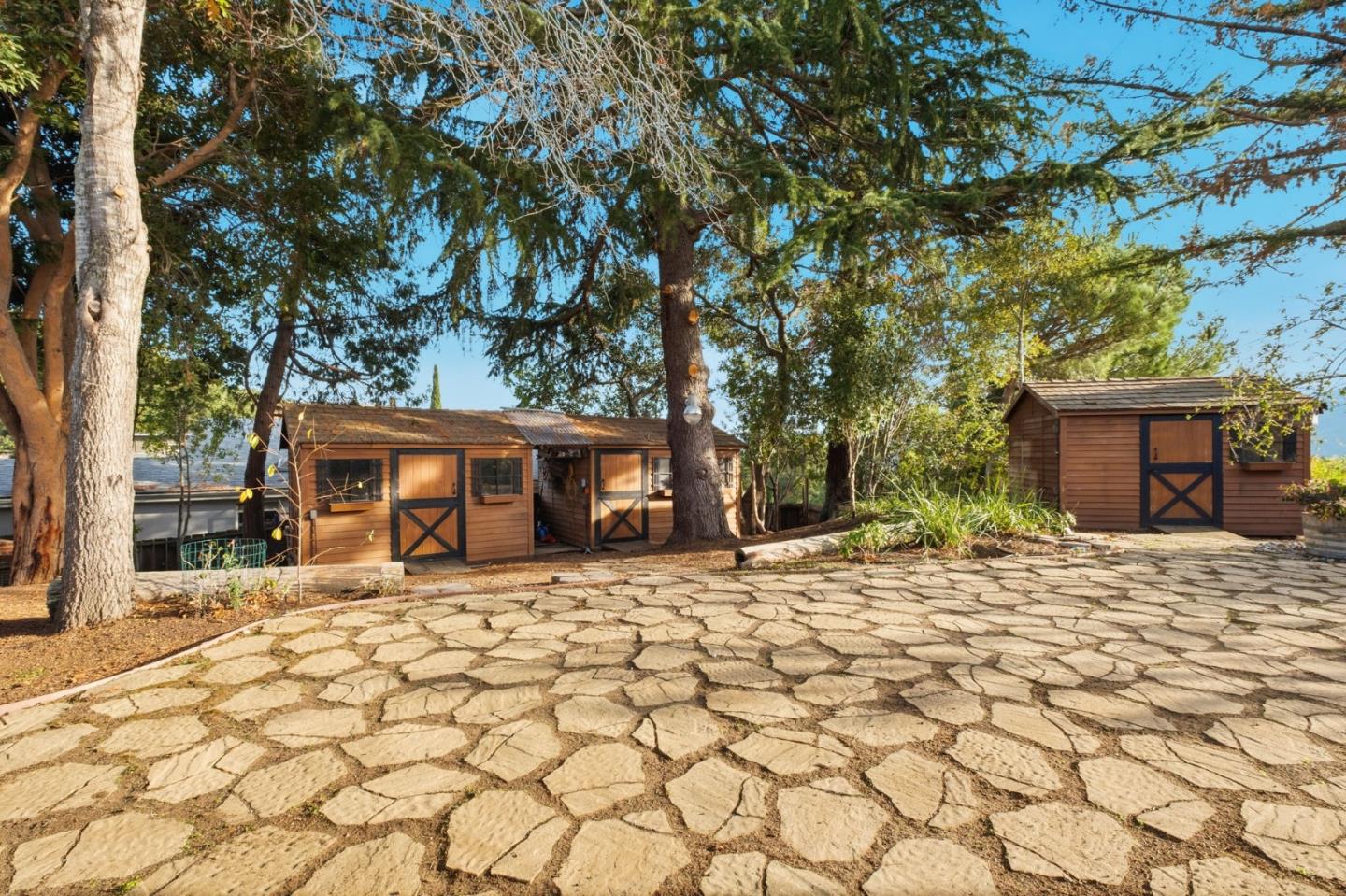 Detail Gallery Image 40 of 42 For 711 W California Way, Redwood City,  CA 94062 - 3 Beds | 3/1 Baths