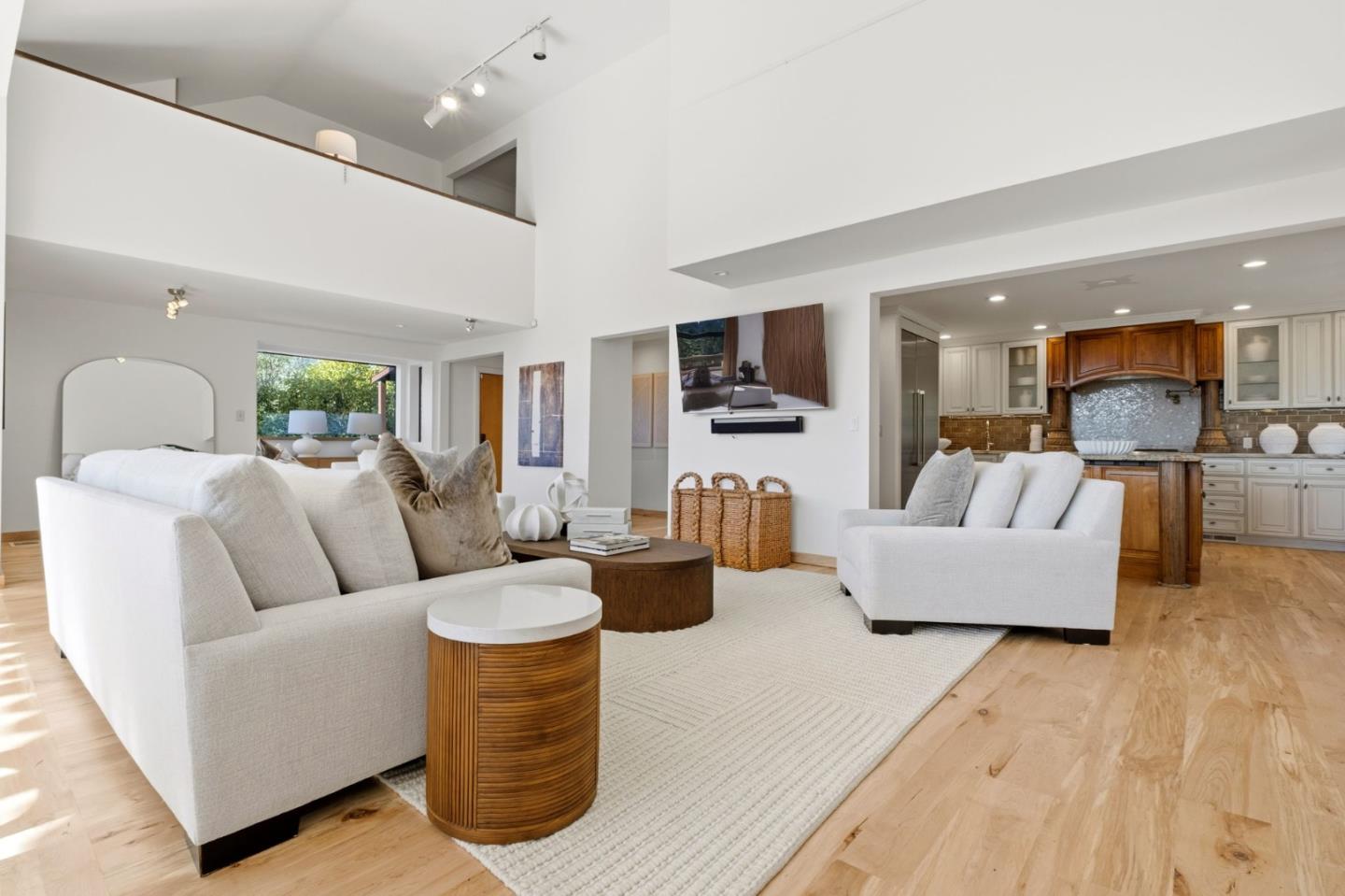 Detail Gallery Image 5 of 42 For 711 W California Way, Redwood City,  CA 94062 - 3 Beds | 3/1 Baths