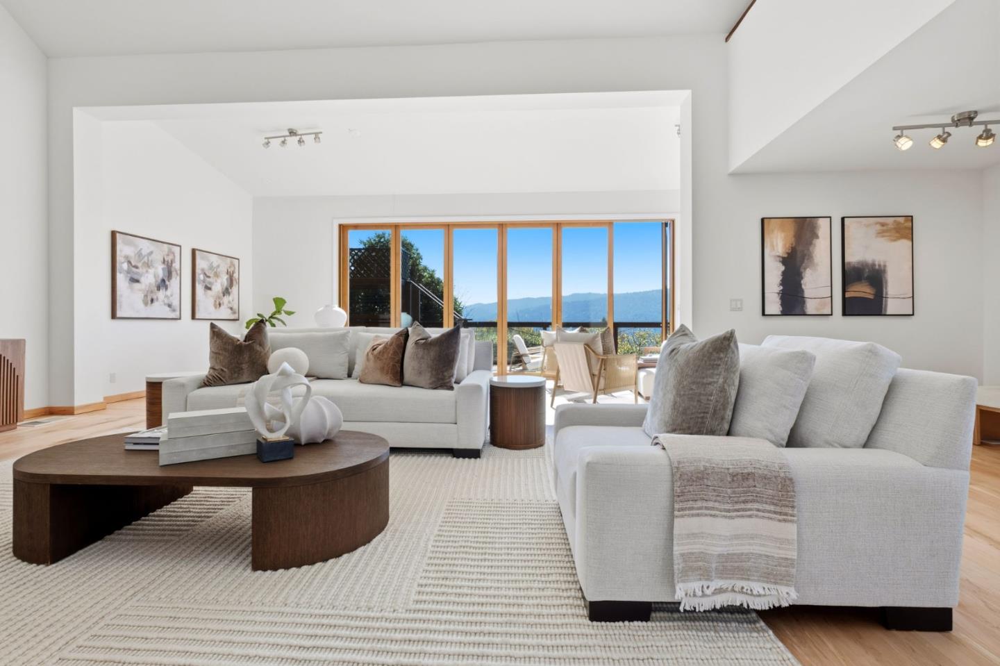 Detail Gallery Image 6 of 42 For 711 W California Way, Redwood City,  CA 94062 - 3 Beds | 3/1 Baths