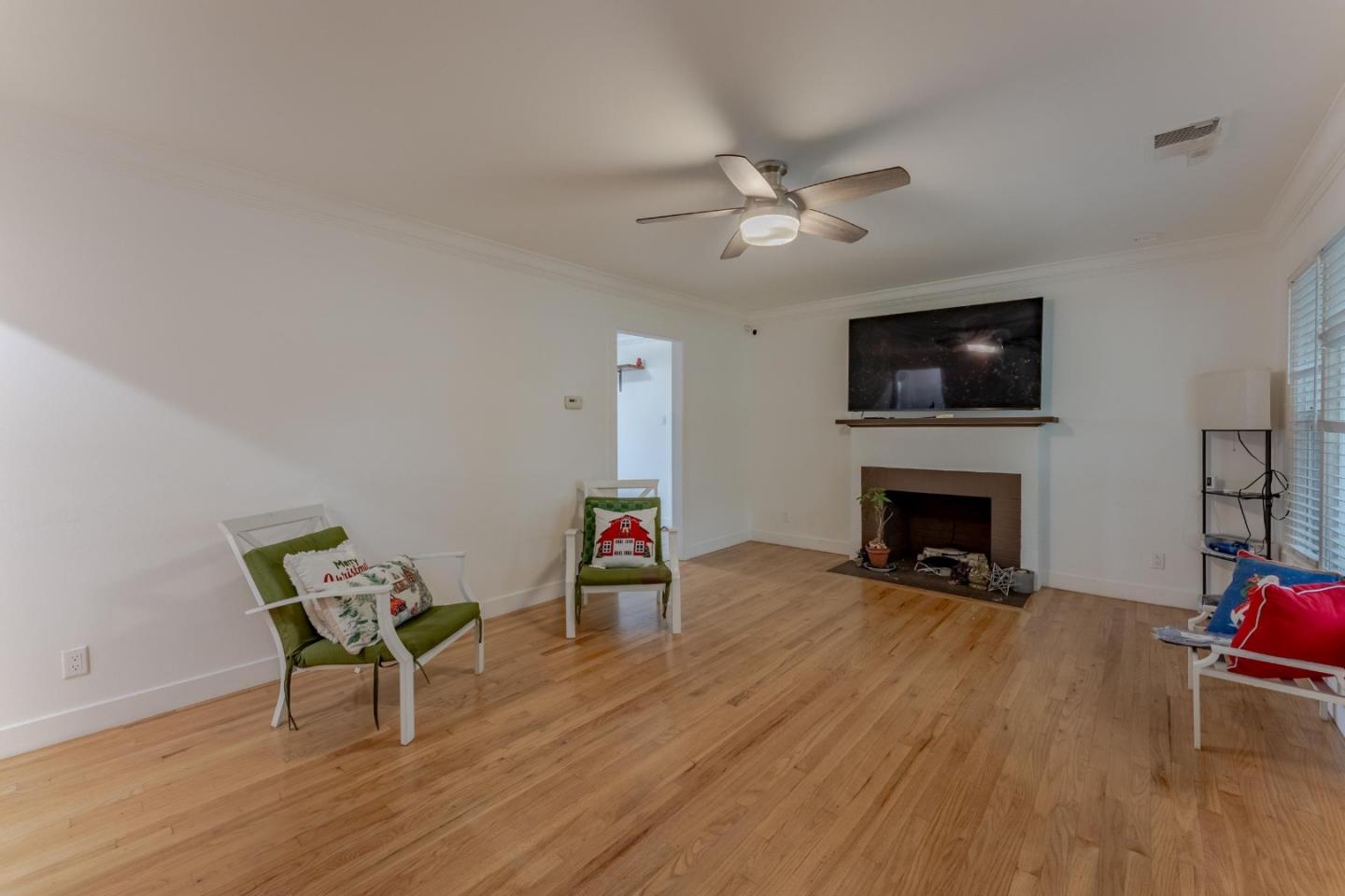 Detail Gallery Image 8 of 31 For 314 Lyndale Ave, San Jose,  CA 95127 - 3 Beds | 2 Baths