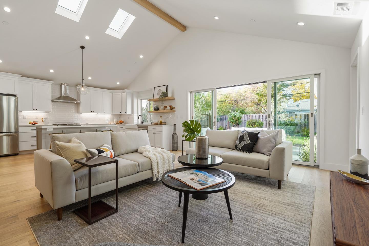 Detail Gallery Image 4 of 19 For 1642 Anamor St, Redwood City,  CA 94061 - 4 Beds | 2/1 Baths