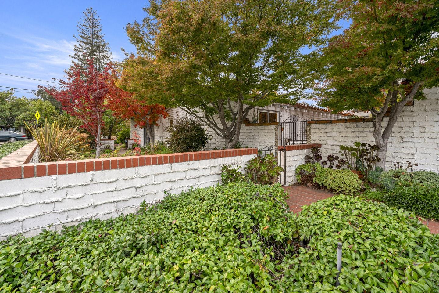 Detail Gallery Image 17 of 76 For 3691 Laguna Ave, Palo Alto,  CA 94306 - 3 Beds | 2 Baths