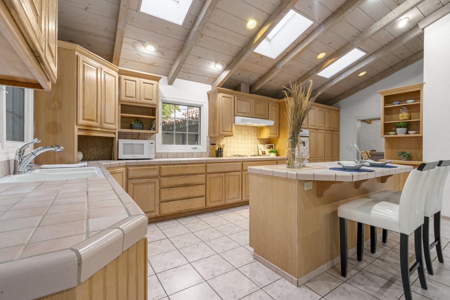 Detail Gallery Image 31 of 76 For 3691 Laguna Ave, Palo Alto,  CA 94306 - 3 Beds | 2 Baths