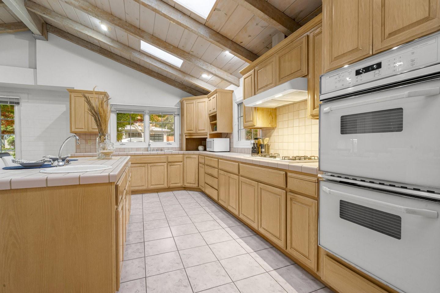 Detail Gallery Image 37 of 76 For 3691 Laguna Ave, Palo Alto,  CA 94306 - 3 Beds | 2 Baths