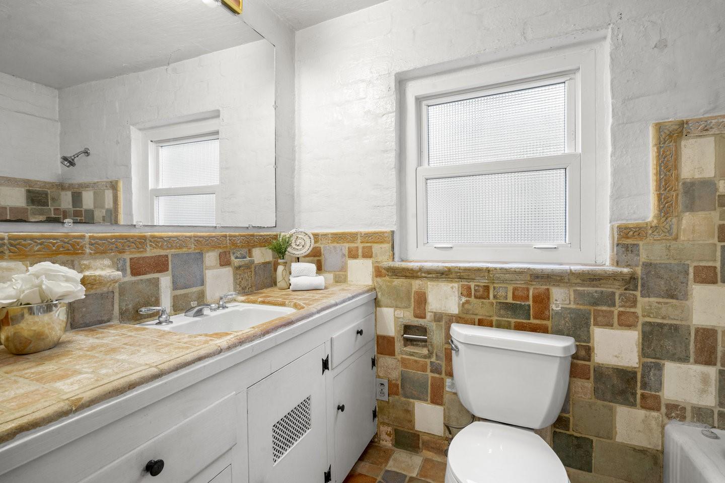 Detail Gallery Image 47 of 76 For 3691 Laguna Ave, Palo Alto,  CA 94306 - 3 Beds | 2 Baths