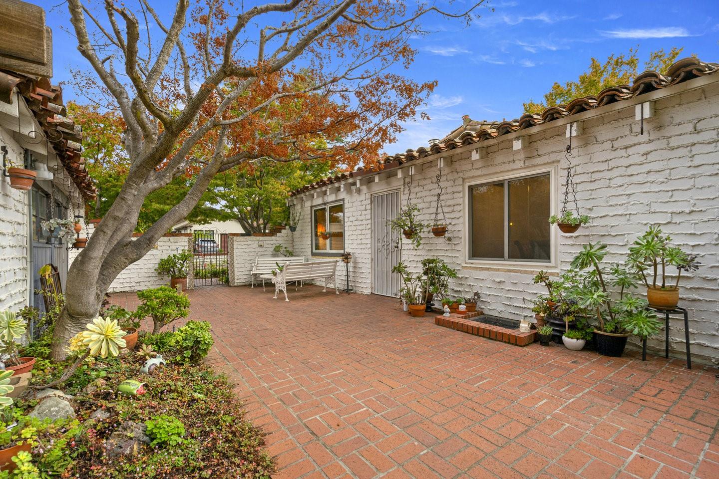 Detail Gallery Image 68 of 76 For 3691 Laguna Ave, Palo Alto,  CA 94306 - 3 Beds | 2 Baths