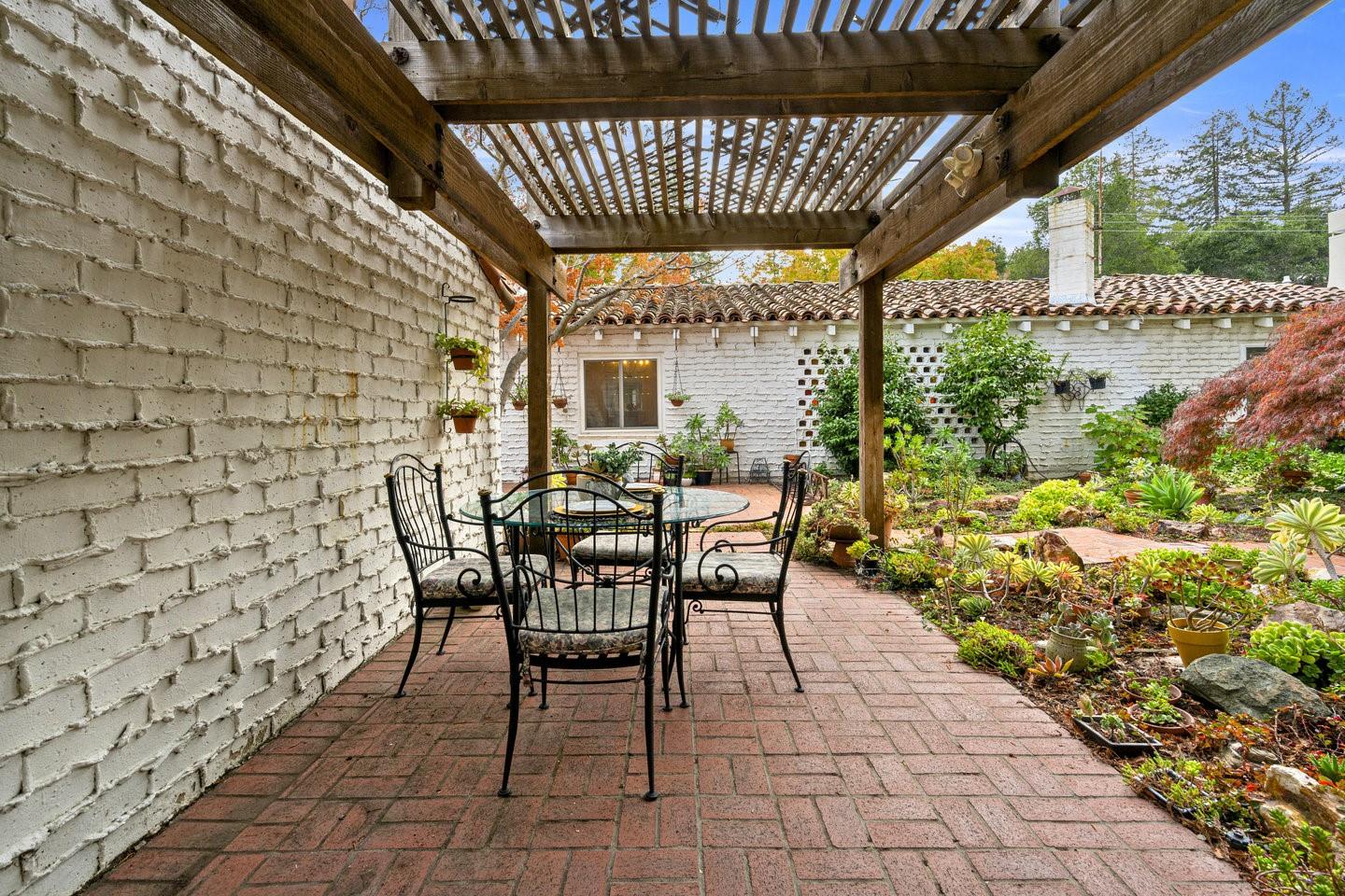 Detail Gallery Image 72 of 76 For 3691 Laguna Ave, Palo Alto,  CA 94306 - 3 Beds | 2 Baths