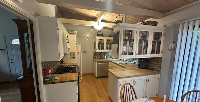 Detail Gallery Image 12 of 54 For 525 Wellington Dr, San Carlos,  CA 94070 - 4 Beds | 3 Baths