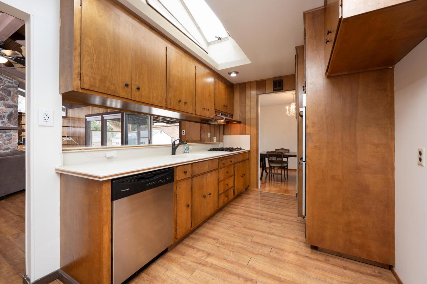 Detail Gallery Image 11 of 39 For 1089 Sycamore Dr, Millbrae,  CA 94030 - 3 Beds | 2 Baths