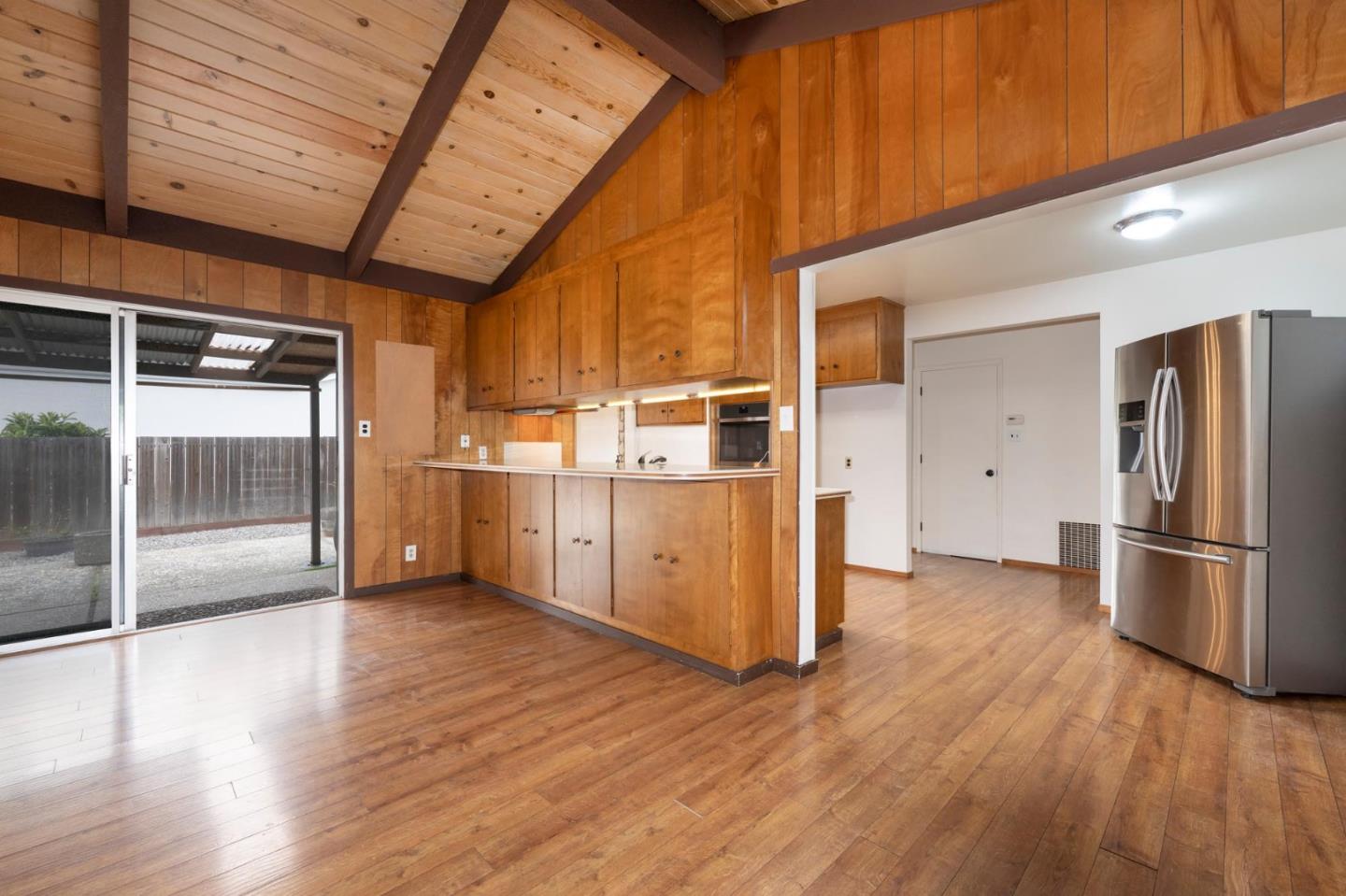 Detail Gallery Image 12 of 39 For 1089 Sycamore Dr, Millbrae,  CA 94030 - 3 Beds | 2 Baths