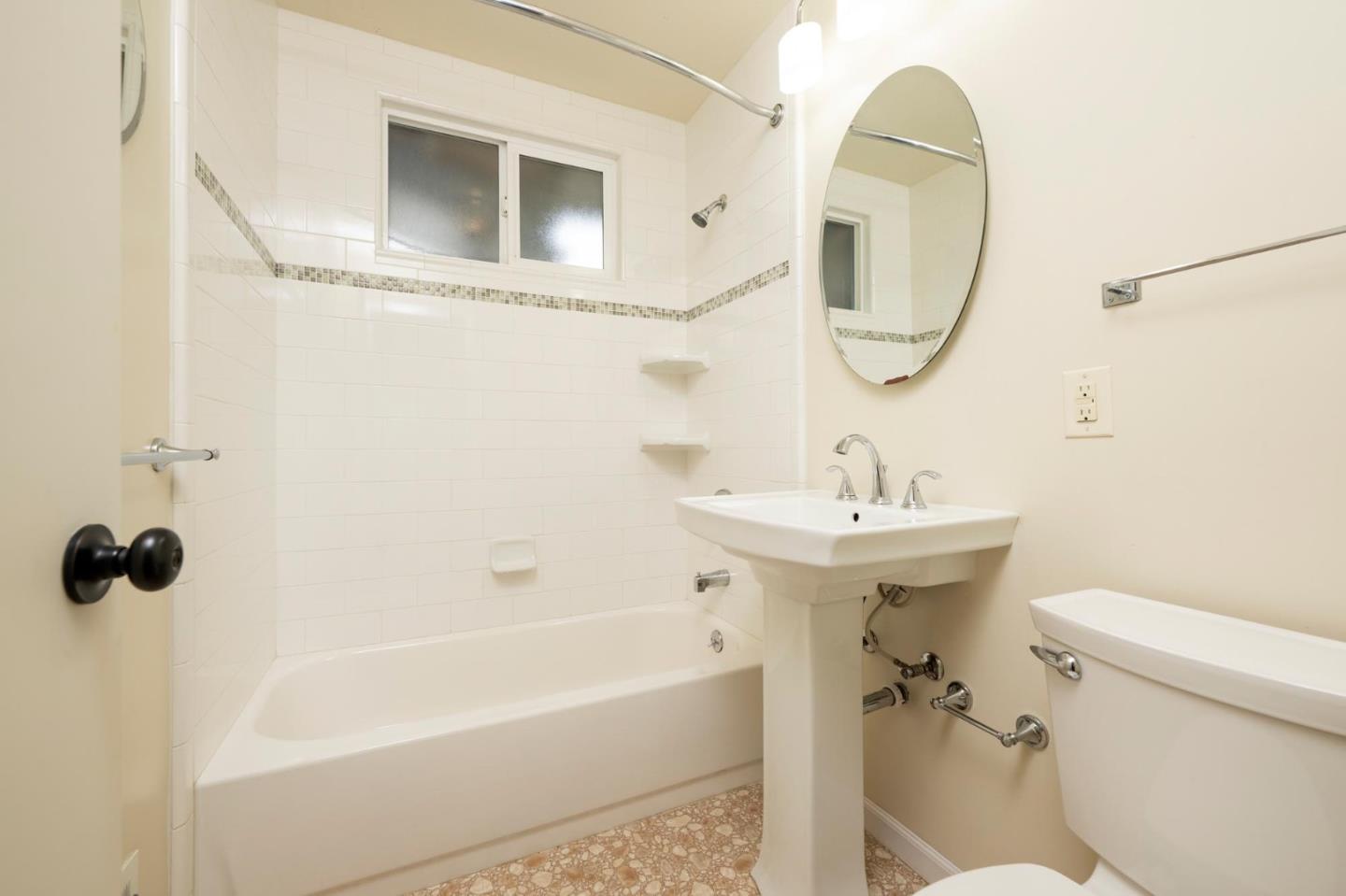 Detail Gallery Image 20 of 39 For 1089 Sycamore Dr, Millbrae,  CA 94030 - 3 Beds | 2 Baths