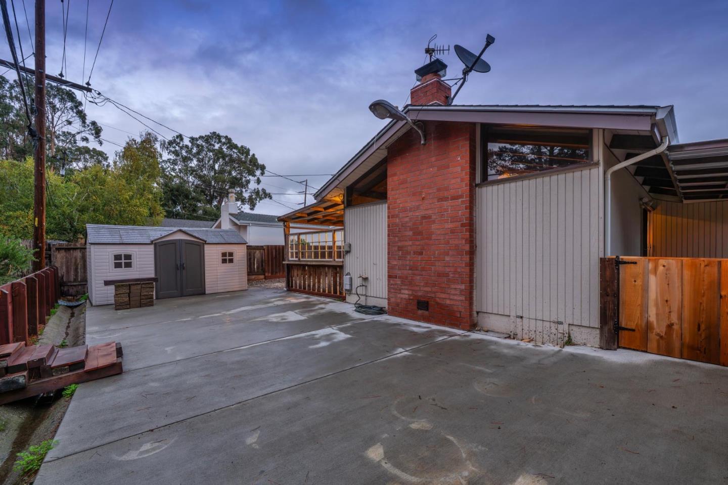 Detail Gallery Image 36 of 39 For 1089 Sycamore Dr, Millbrae,  CA 94030 - 3 Beds | 2 Baths