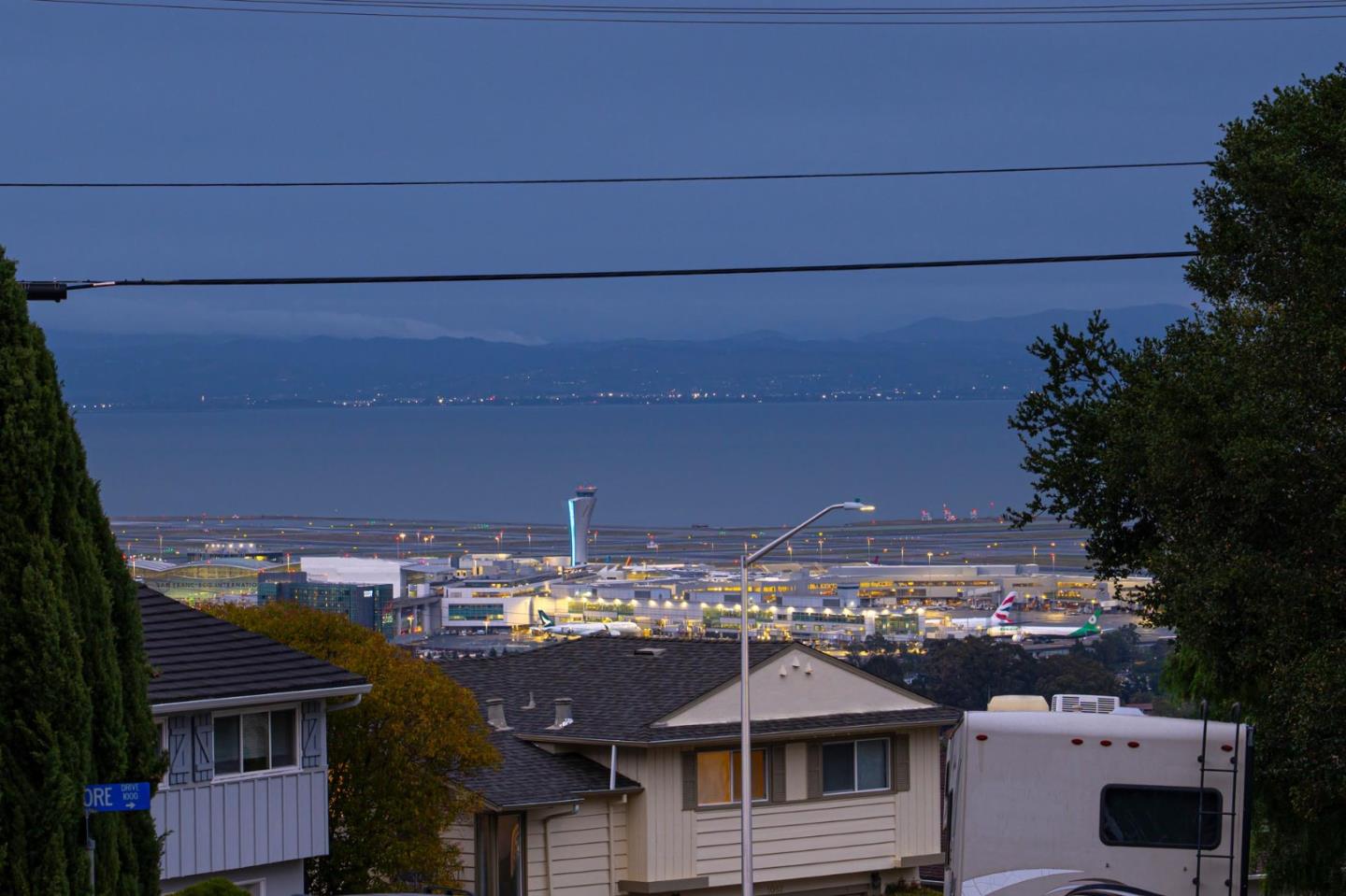 Detail Gallery Image 38 of 39 For 1089 Sycamore Dr, Millbrae,  CA 94030 - 3 Beds | 2 Baths