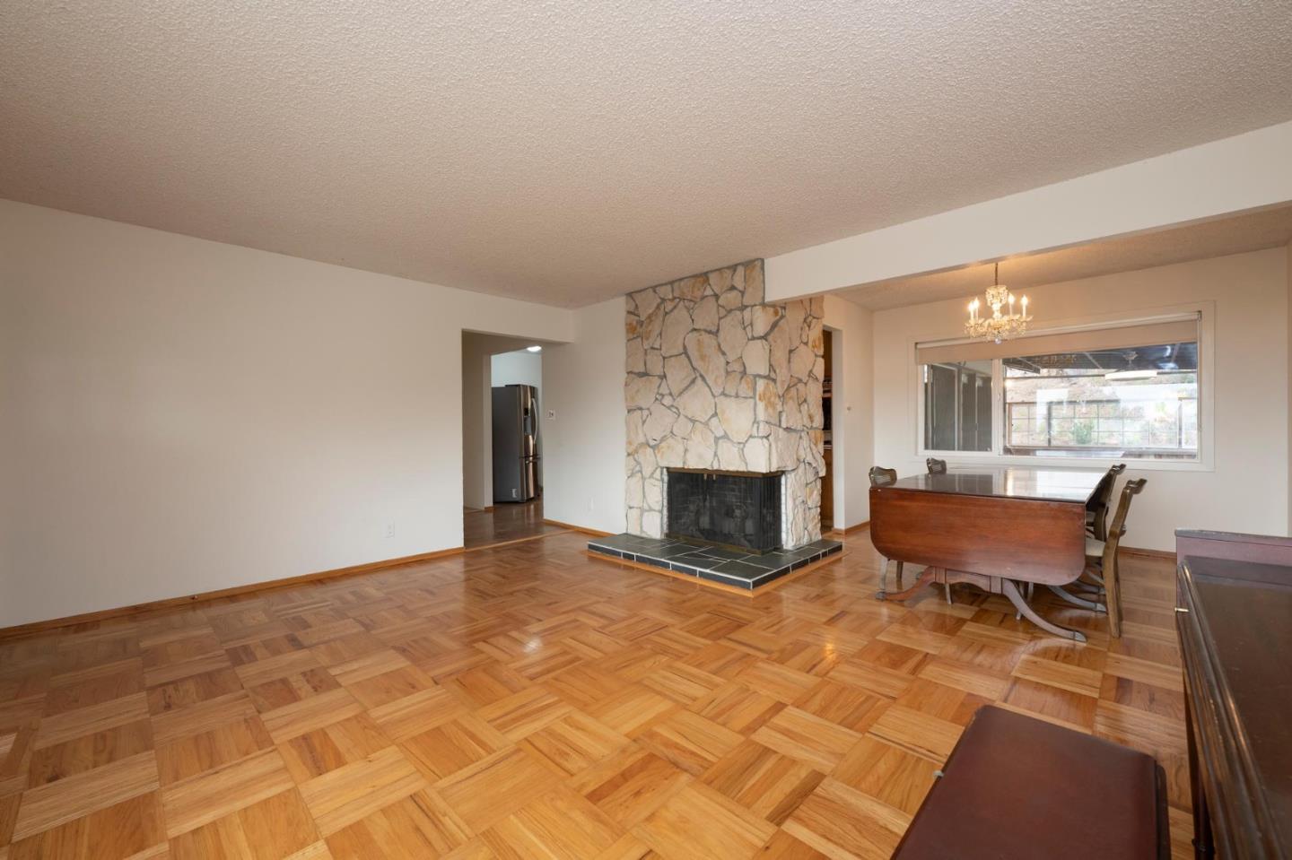 Detail Gallery Image 7 of 39 For 1089 Sycamore Dr, Millbrae,  CA 94030 - 3 Beds | 2 Baths