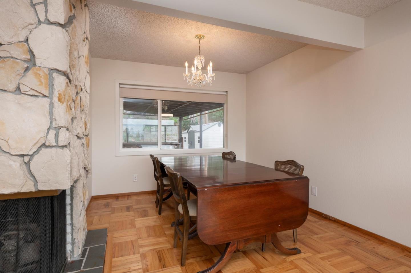 Detail Gallery Image 8 of 39 For 1089 Sycamore Dr, Millbrae,  CA 94030 - 3 Beds | 2 Baths