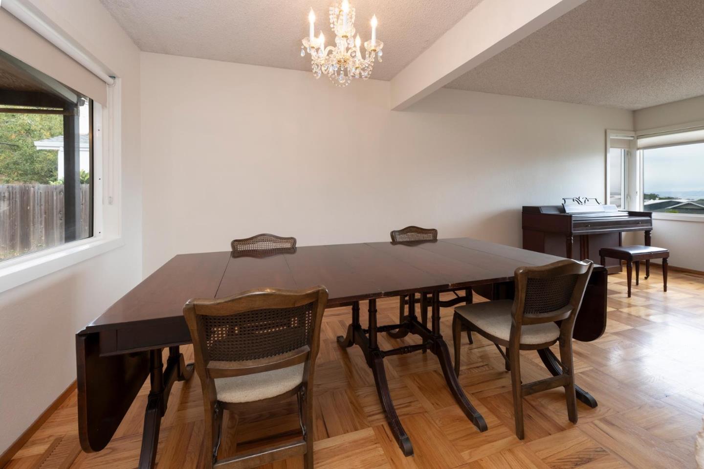 Detail Gallery Image 9 of 39 For 1089 Sycamore Dr, Millbrae,  CA 94030 - 3 Beds | 2 Baths