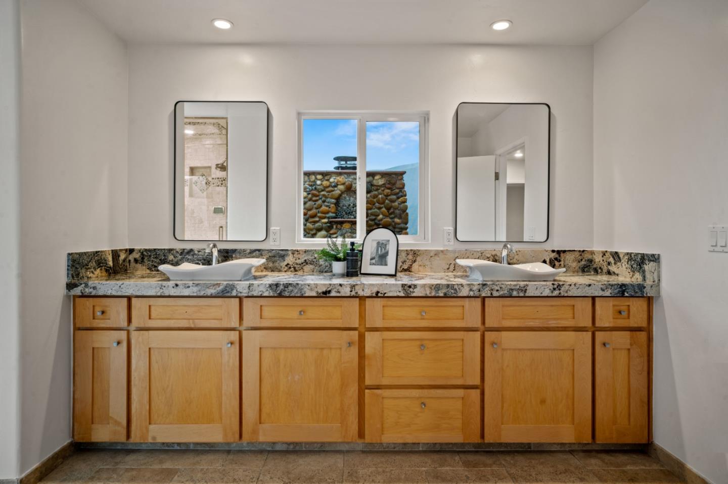 Detail Gallery Image 27 of 30 For 320 El Caminito Rd, Carmel Valley,  CA 93924 - 3 Beds | 2/1 Baths