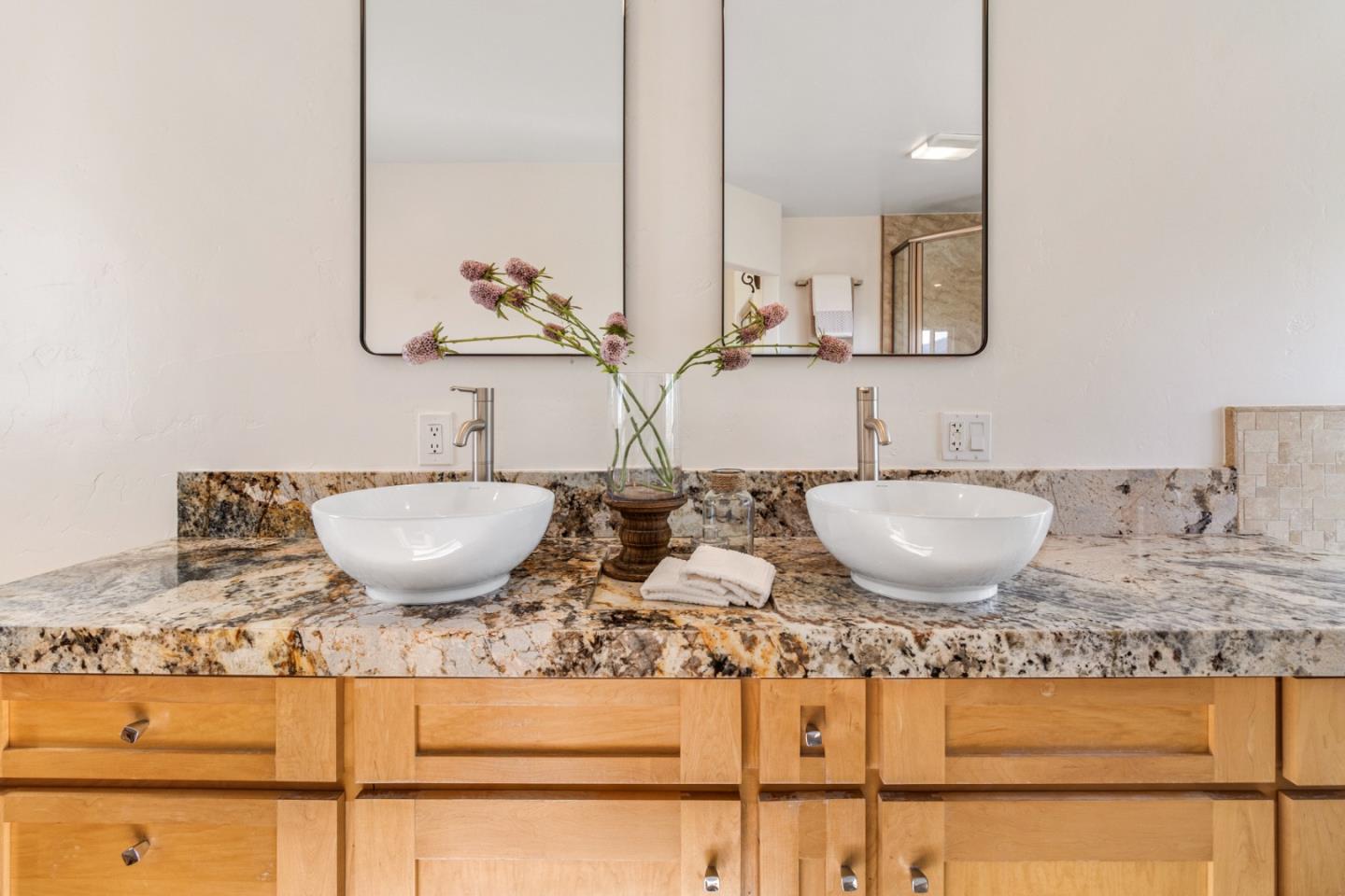 Detail Gallery Image 32 of 62 For 320 El Caminito Rd, Carmel Valley,  CA 93924 - 3 Beds | 2/1 Baths