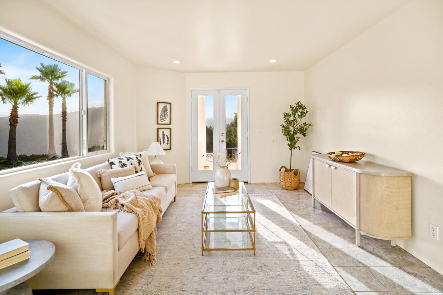 Detail Gallery Image 4 of 30 For 320 El Caminito Rd, Carmel Valley,  CA 93924 - 3 Beds | 2/1 Baths