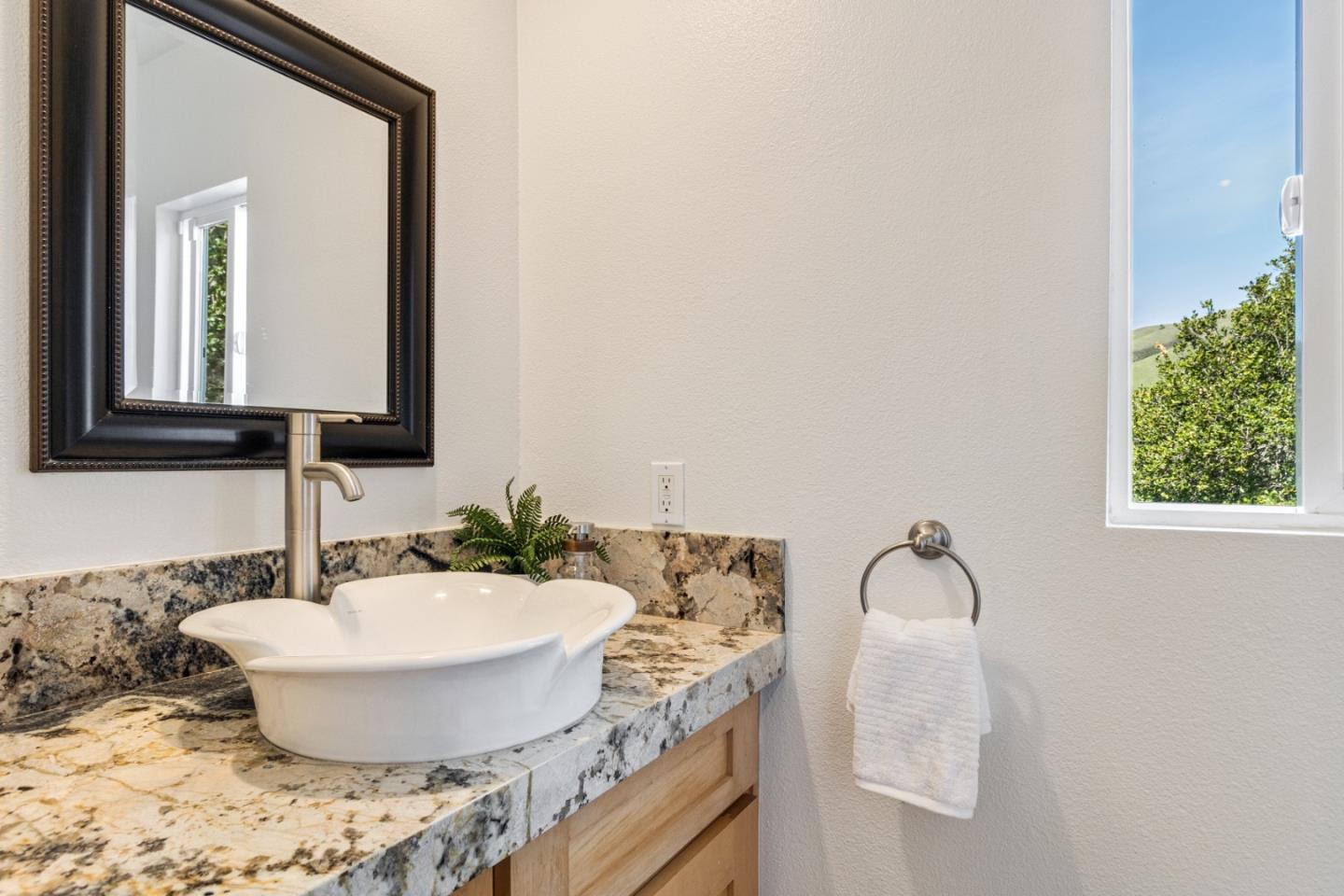 Detail Gallery Image 41 of 62 For 320 El Caminito Rd, Carmel Valley,  CA 93924 - 3 Beds | 2/1 Baths