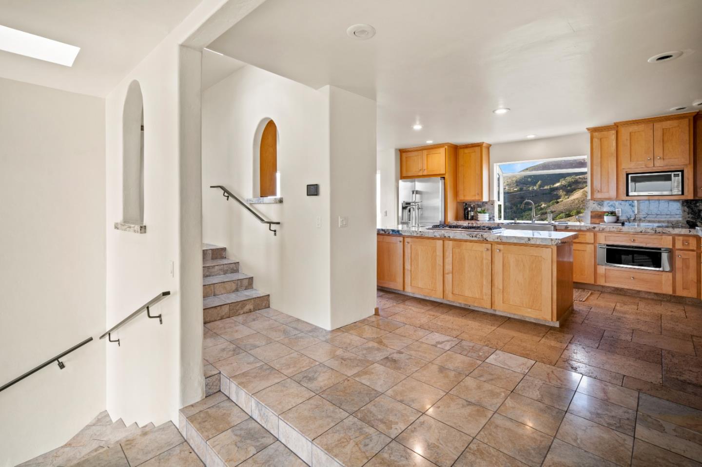 Detail Gallery Image 5 of 30 For 320 El Caminito Rd, Carmel Valley,  CA 93924 - 3 Beds | 2/1 Baths
