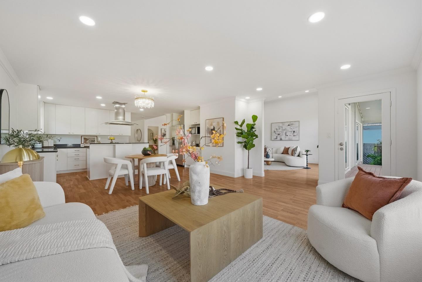 Detail Gallery Image 13 of 41 For 142 Shooting Star Isle, Foster City,  CA 94404 - 4 Beds | 2/1 Baths