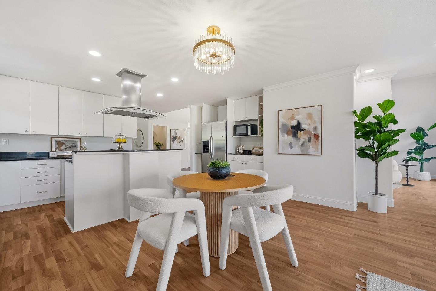 Detail Gallery Image 15 of 41 For 142 Shooting Star Isle, Foster City,  CA 94404 - 4 Beds | 2/1 Baths