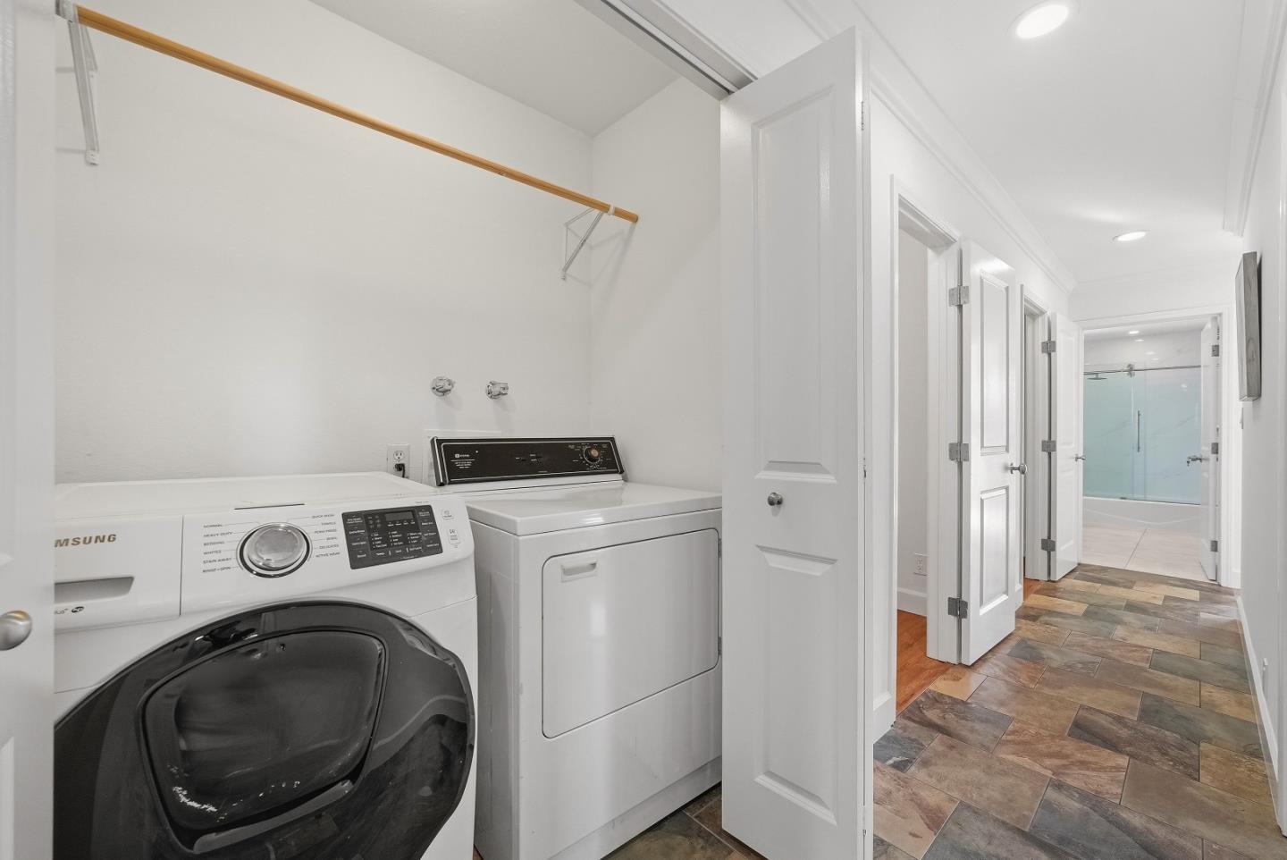 Detail Gallery Image 24 of 41 For 142 Shooting Star Isle, Foster City,  CA 94404 - 4 Beds | 2/1 Baths