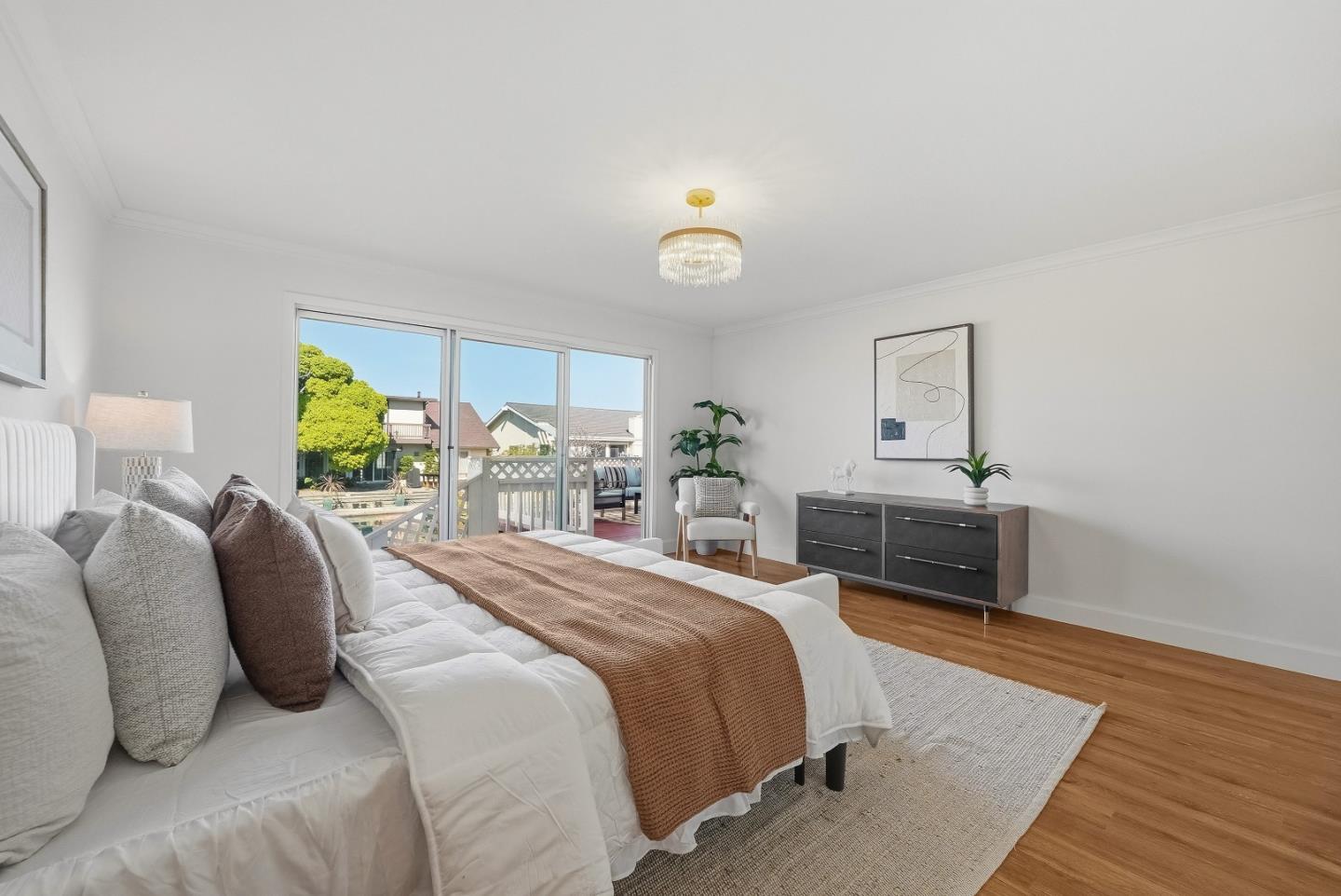 Detail Gallery Image 26 of 41 For 142 Shooting Star Isle, Foster City,  CA 94404 - 4 Beds | 2/1 Baths