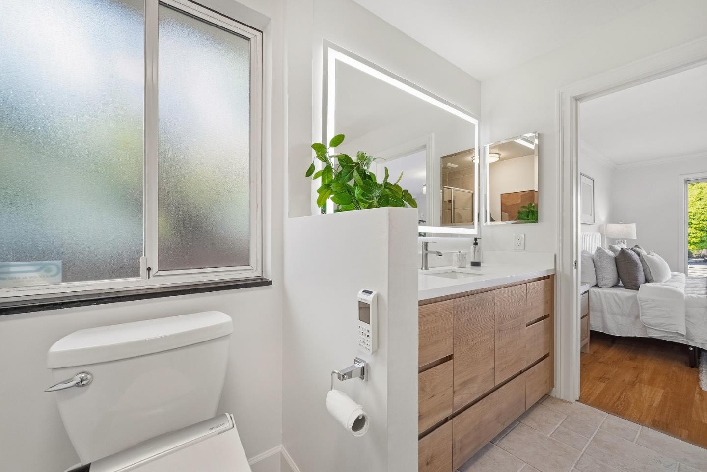 Detail Gallery Image 27 of 41 For 142 Shooting Star Isle, Foster City,  CA 94404 - 4 Beds | 2/1 Baths