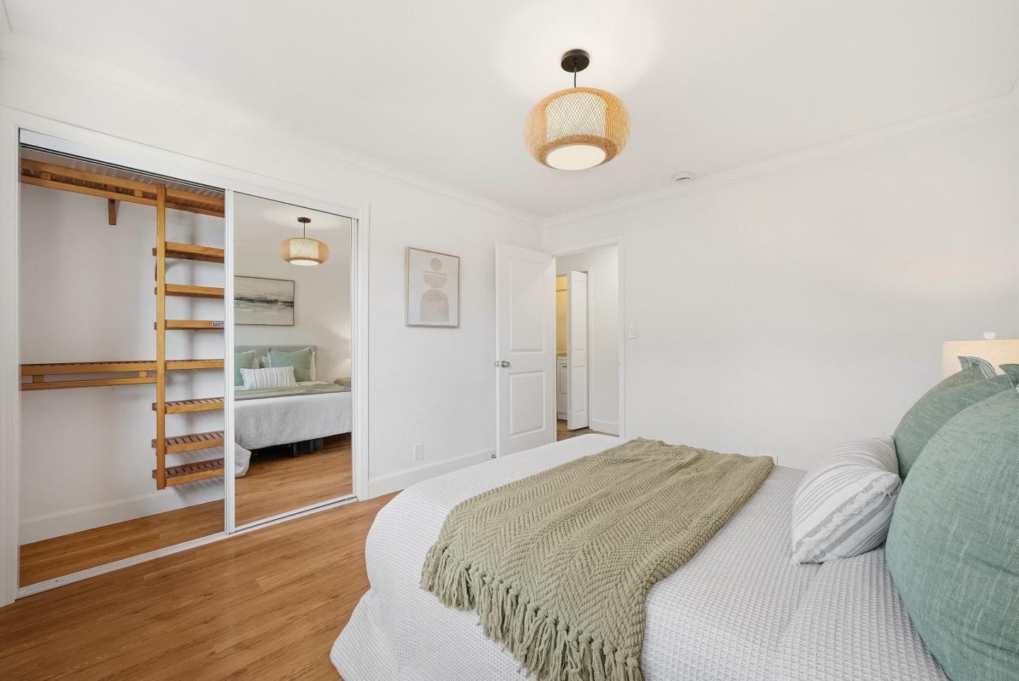 Detail Gallery Image 32 of 41 For 142 Shooting Star Isle, Foster City,  CA 94404 - 4 Beds | 2/1 Baths