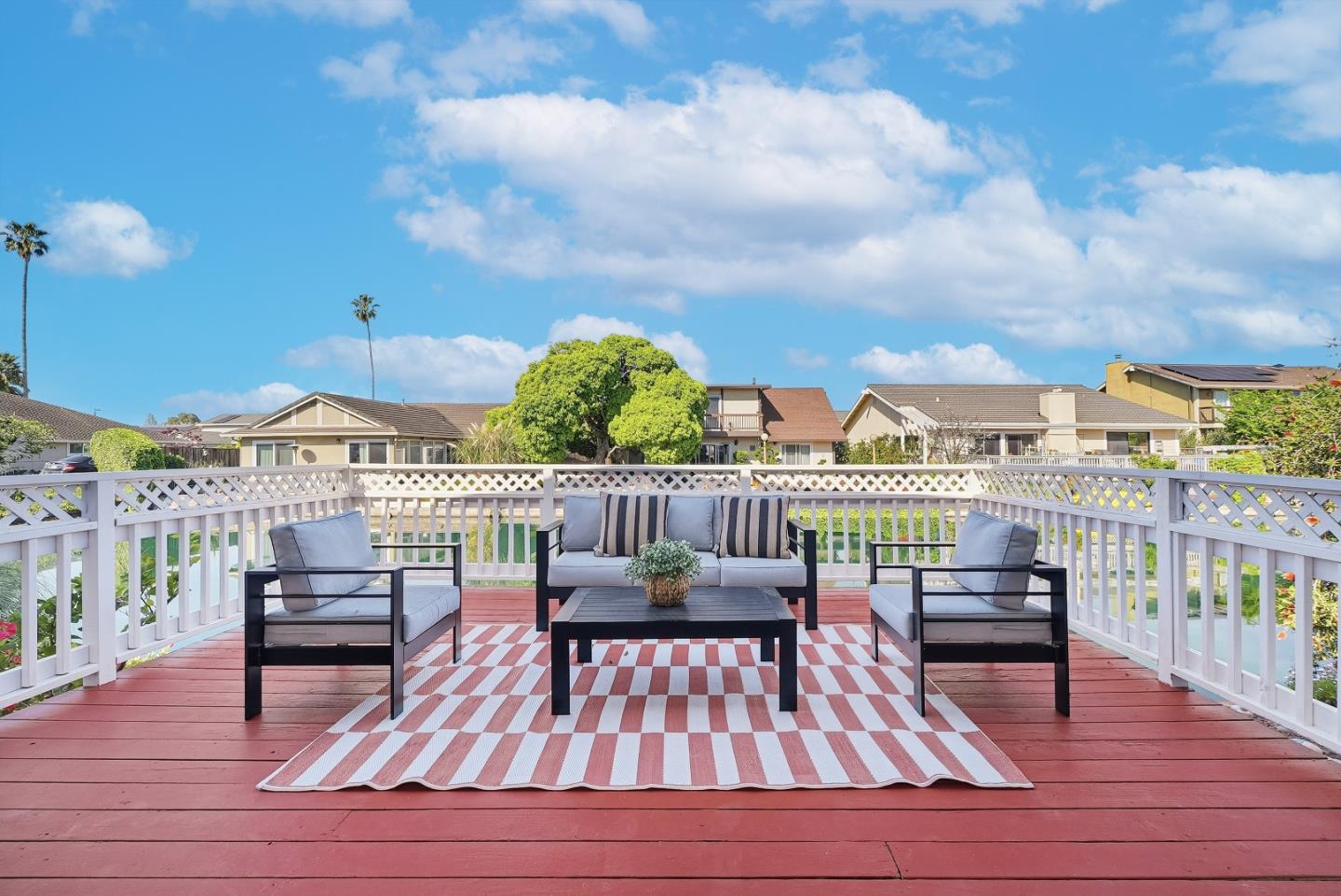 Detail Gallery Image 5 of 41 For 142 Shooting Star Isle, Foster City,  CA 94404 - 4 Beds | 2/1 Baths