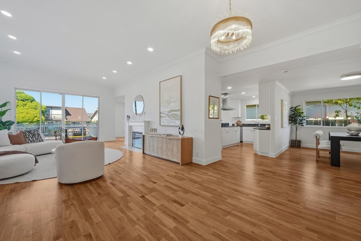 Detail Gallery Image 7 of 41 For 142 Shooting Star Isle, Foster City,  CA 94404 - 4 Beds | 2/1 Baths