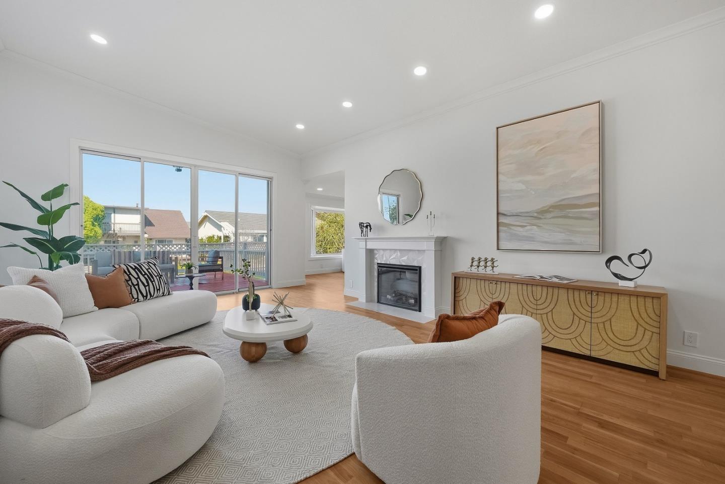 Detail Gallery Image 8 of 41 For 142 Shooting Star Isle, Foster City,  CA 94404 - 4 Beds | 2/1 Baths