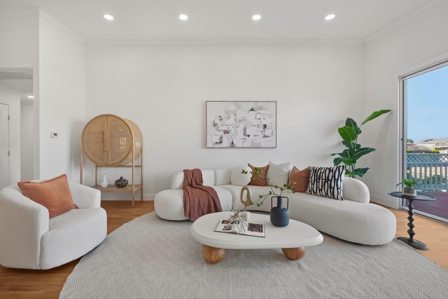 Detail Gallery Image 9 of 41 For 142 Shooting Star Isle, Foster City,  CA 94404 - 4 Beds | 2/1 Baths