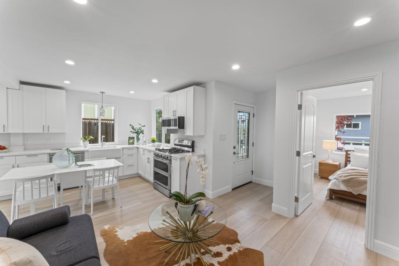 Detail Gallery Image 6 of 22 For 335 Monterey St, Brisbane,  CA 94005 - 2 Beds | 1 Baths