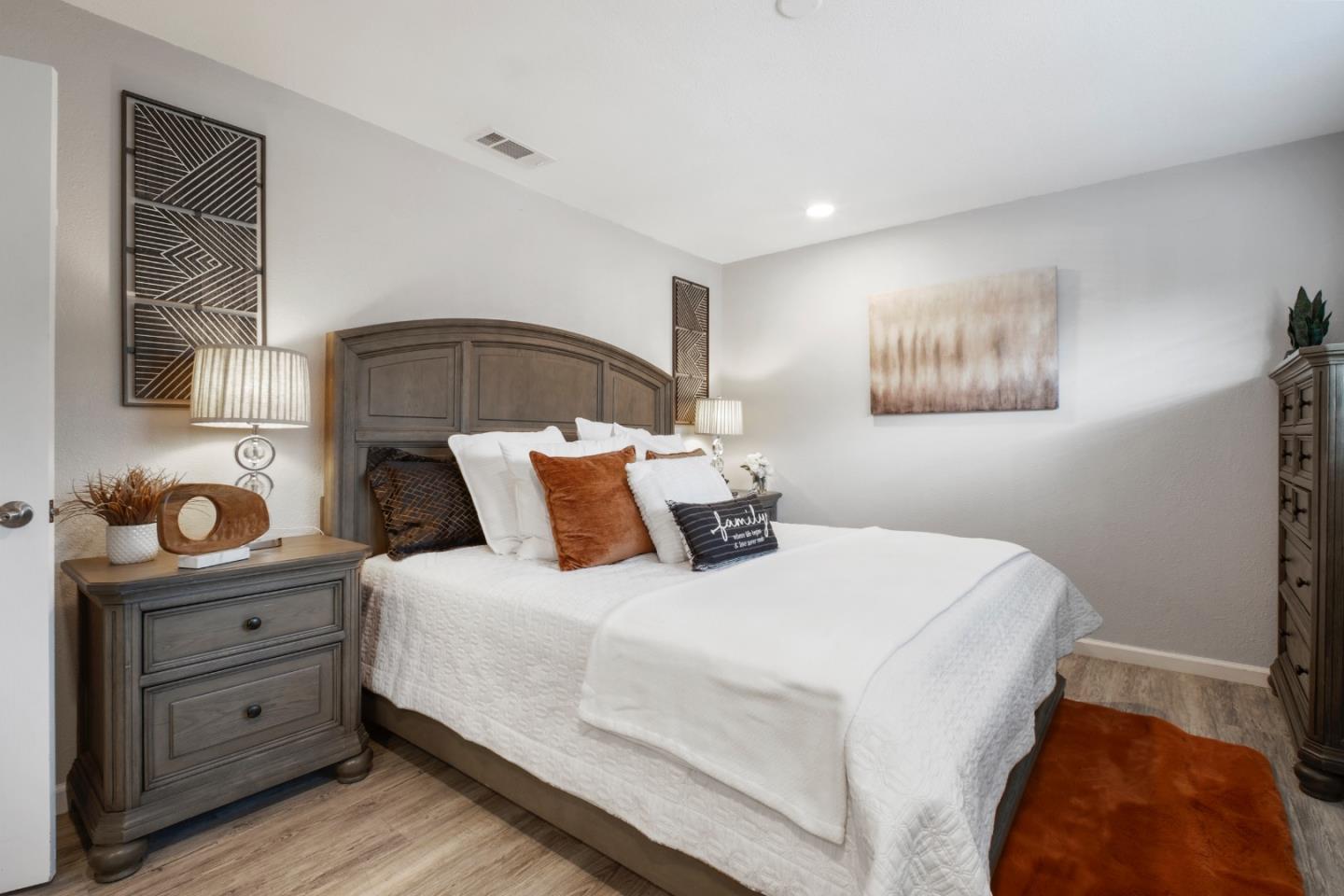 Detail Gallery Image 6 of 40 For 5393 Palm Grove Ct, San Jose,  CA 95123 - 3 Beds | 1/1 Baths