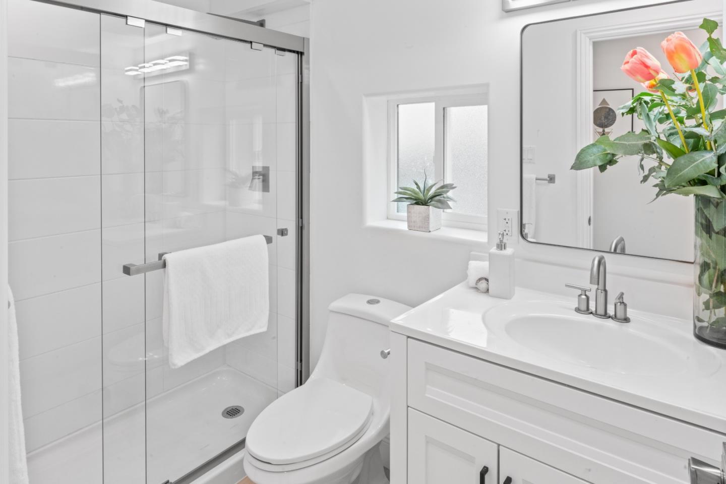 Detail Gallery Image 16 of 30 For 339 Monterey St, Brisbane,  CA 94005 - 2 Beds | 2/1 Baths